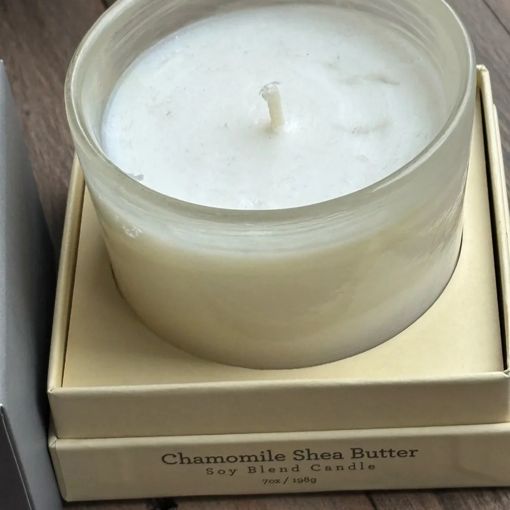 NIB Chamomile Shea butter Soy Blend candle